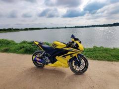 YAMAHA R15 V3